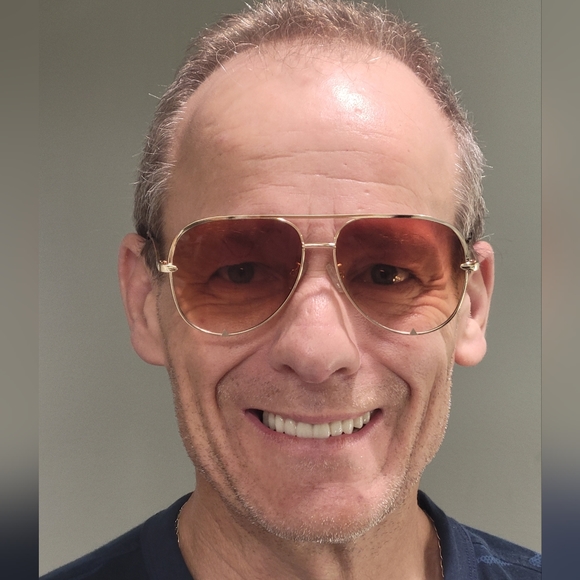 🌞POLARIZED UNISEX PILOTS SUNGLASSES 🕶  w case Gold frame gradient lense - Picture 5 of 10